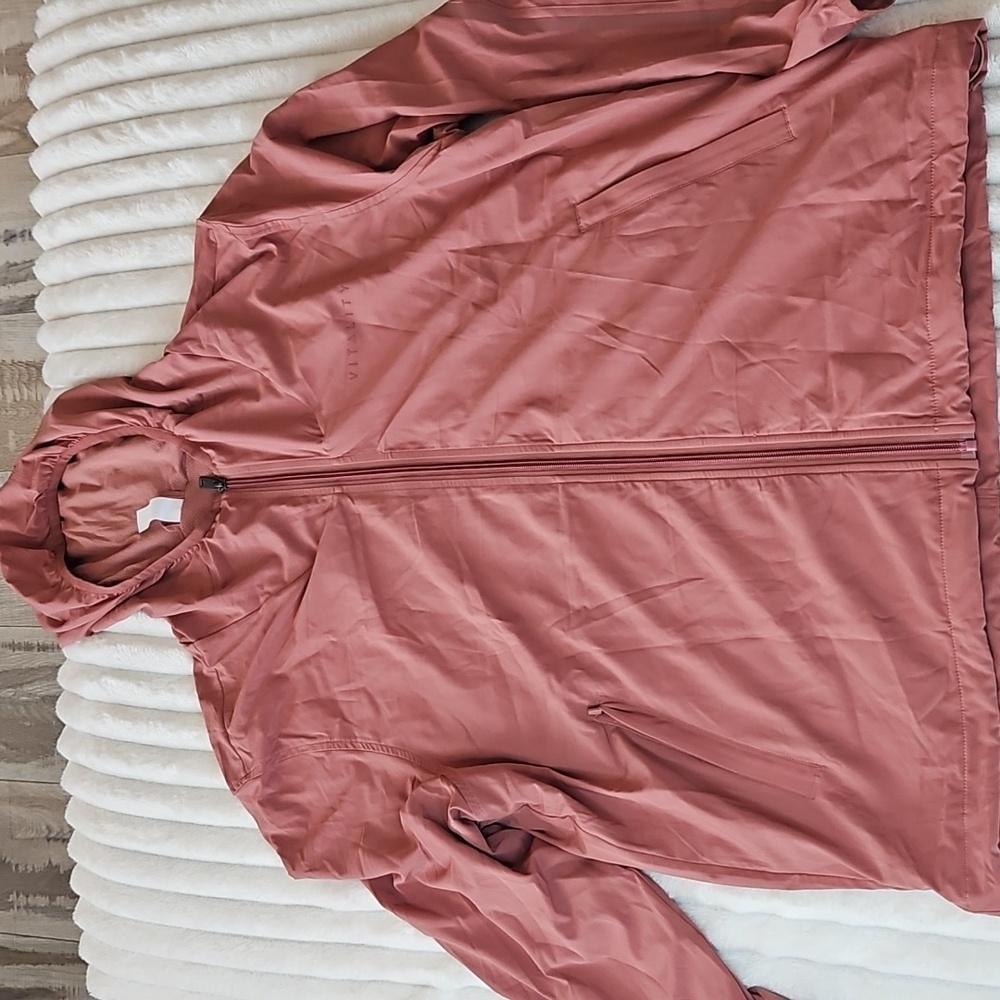 NWOT Vitality windbreaker